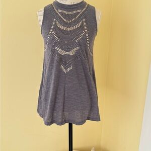 Eyeshadow Gray Slub Knit Tank Top with metallic design